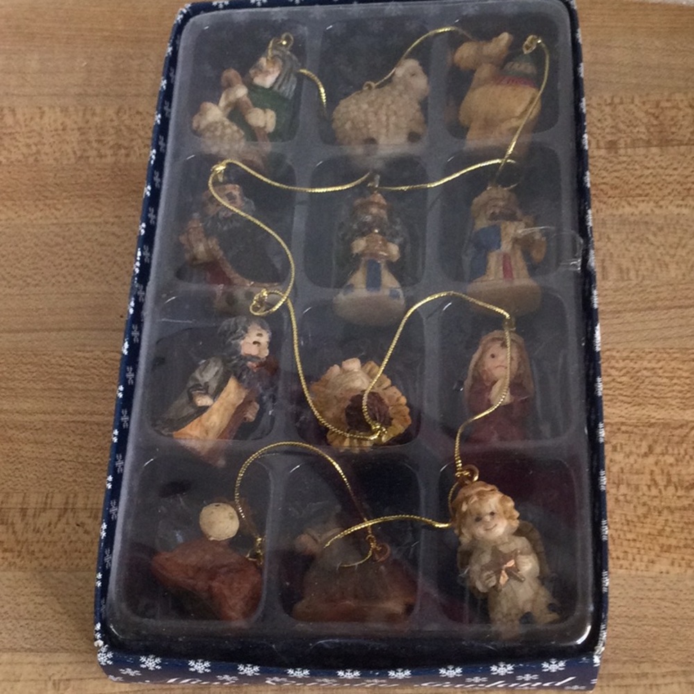 New Christmas Tree Mini Nativity Garland